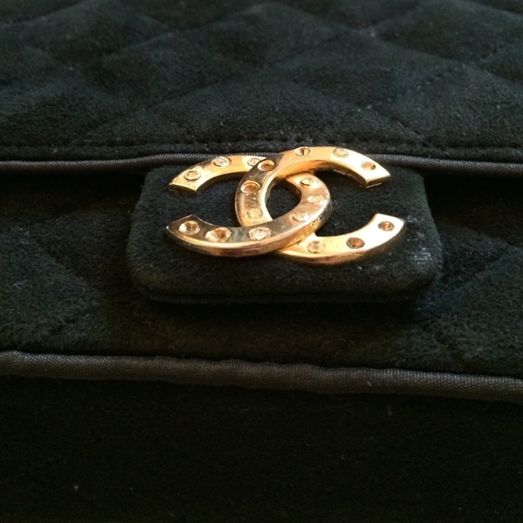 CHANEL extra pics