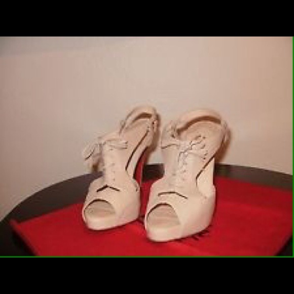 ❌SOLD❌ Authentic Louboutin Nude Slingback Heels - Picture 3 of 4