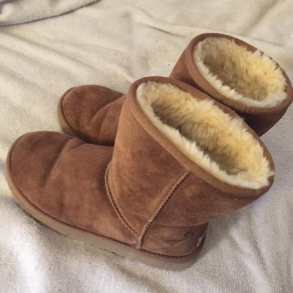 Authentic ugg boots - Picture 2 of 3