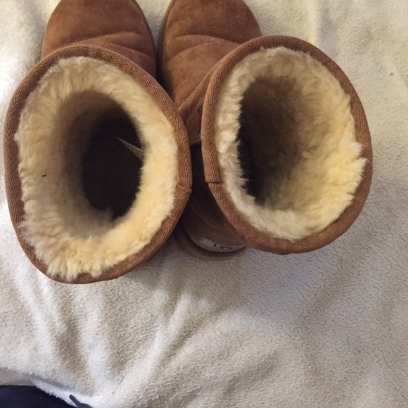 Authentic ugg boots - Picture 3 of 3