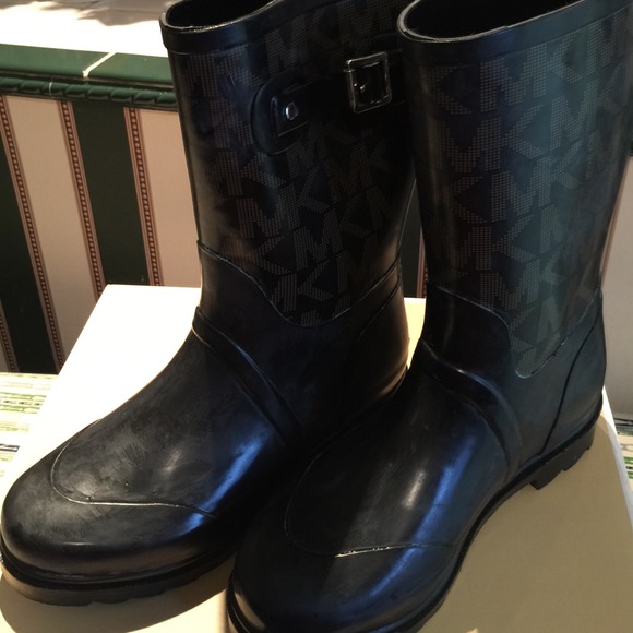MICHAEL KORS  RAIN BOOTS WOMEN SIZE 8