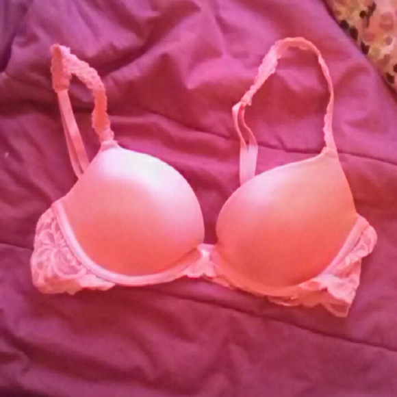 Pink bra. Never been worn!