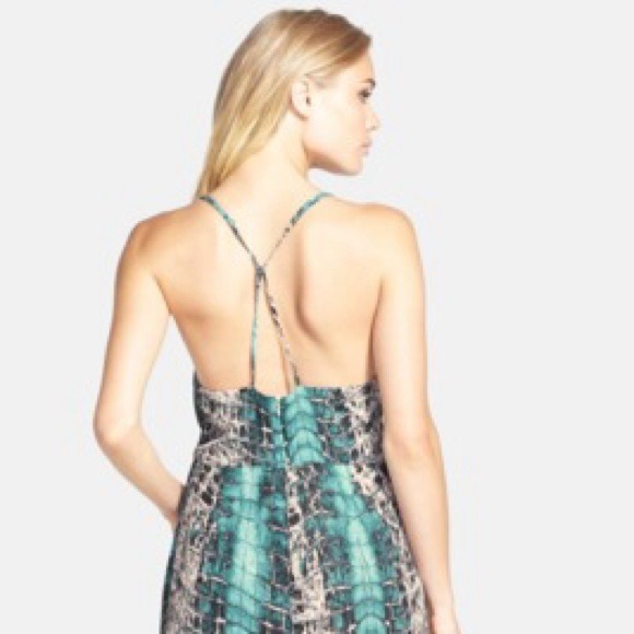 🌙NEW June and Hudson Blue Wide Leg Cross Romper - Picture 4 of 4