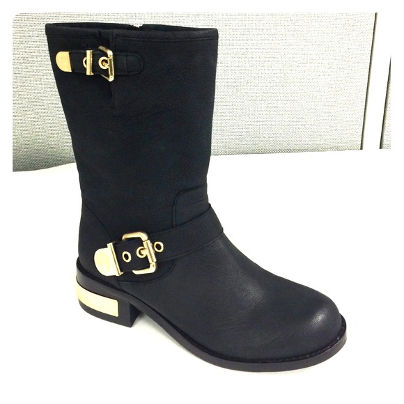 Vince Camuto size 7 black boots - NEW