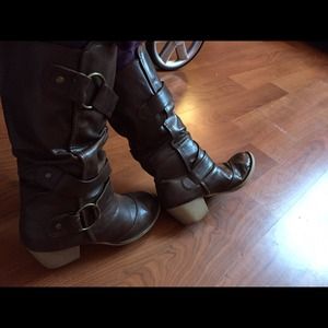 American Eagle Cowgirl boots 🌵