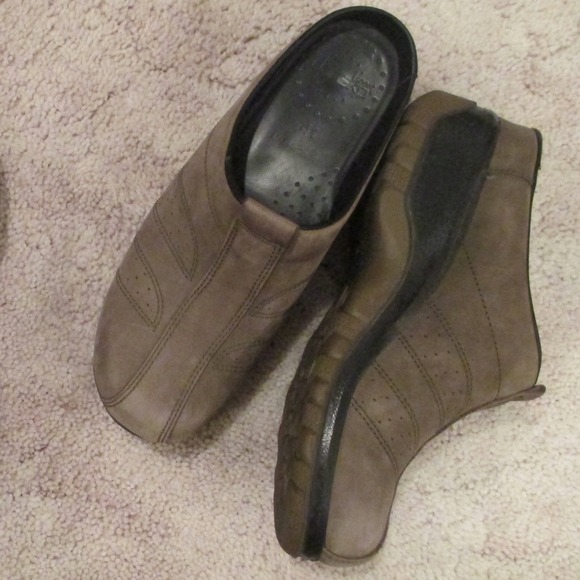 Dark Khaki, suede Dansko slide-ons