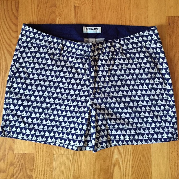 Old Navy - Blue with white sail boats shorts! - Picture 1 of 4