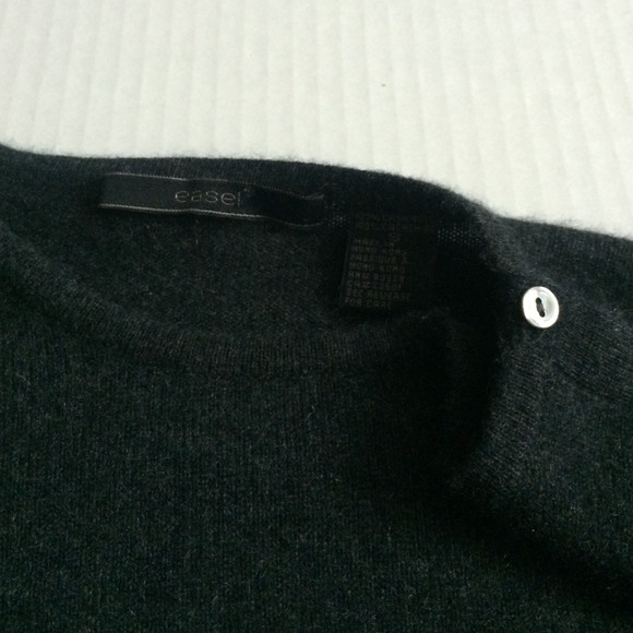 SOLD 100% Cashmere Dark Charcoal Gray sweater - Picture 2 of 4