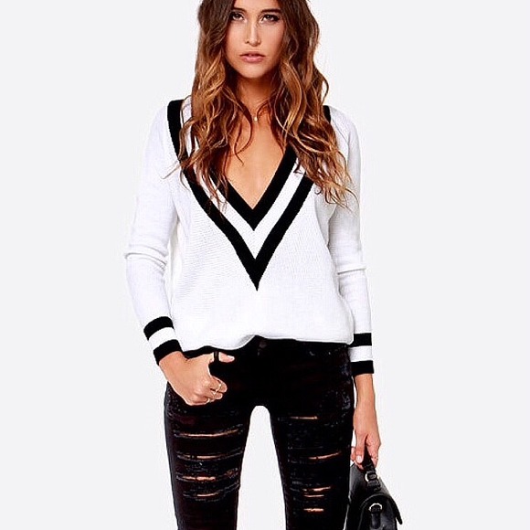 Sweaters - V-neck color block sweater tunic