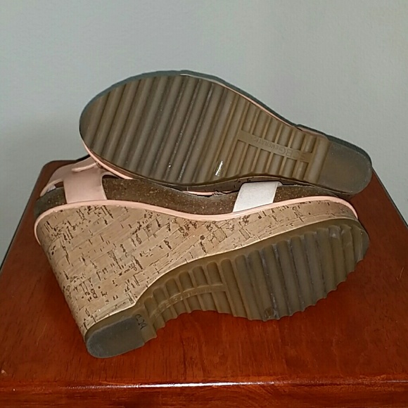 CLOSET CLEARANCE! BCBG Open-toe Wedge Sandals - Picture 4 of 4