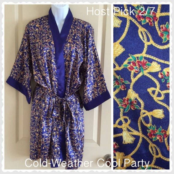 ⭐️CLEARANCE SALE🎉HOST PICK 2/7🎉Satin Robe - Picture 1 of 2