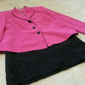 2 peice Jones Studio pink Suit
