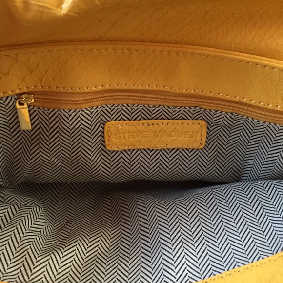 Yellow Steve Madden Satchel Purse - Picture 3 of 3