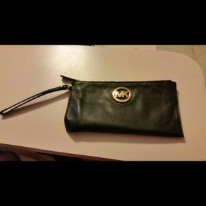 **reserved**Michael Kors Wristlet