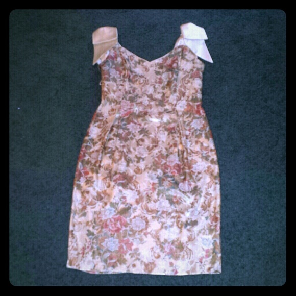 Cream color Sleeveless Cocktail Dress - Picture 3 of 3