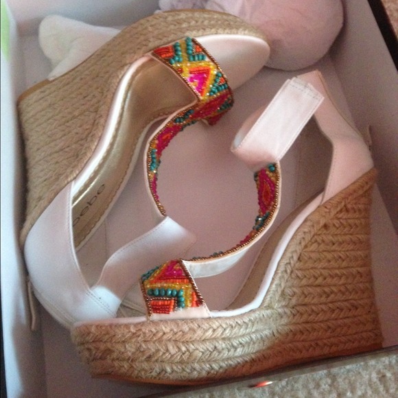 Bebe wedge