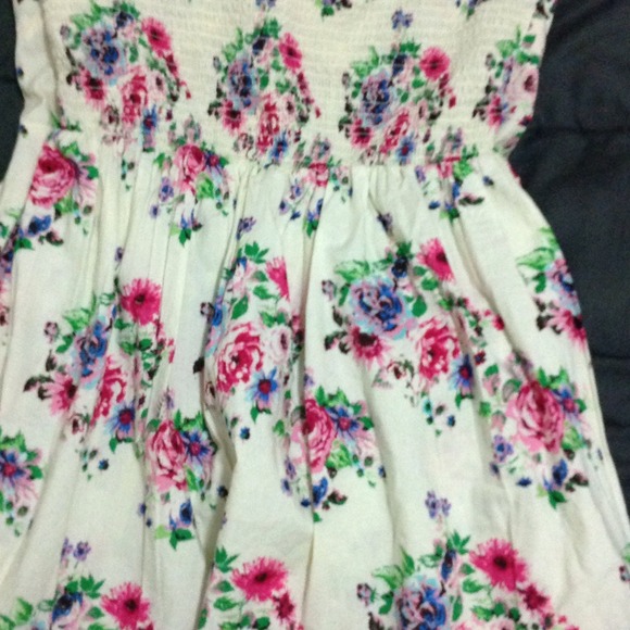 Clothing - Picture 2 of 3