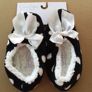 Brandnew Jessica Simpsom Slippers S/M Size.