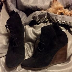 Black suede wedge booties from Mango