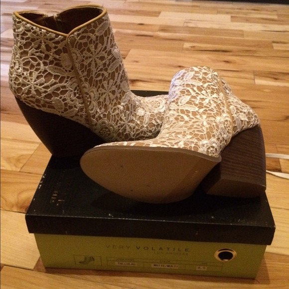 Womens lace wedges 8.5