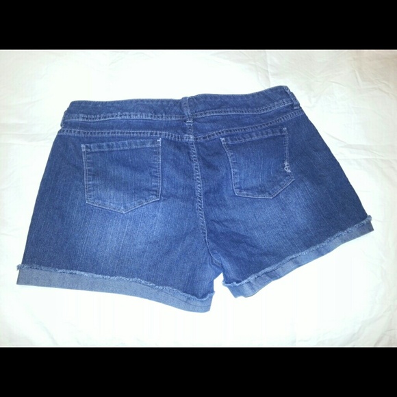 Daisy Fuentes dark blue cuff shorts - Picture 2 of 3