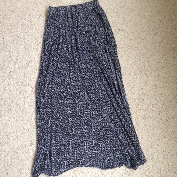 Brandy Melville floral maxi skirt w/ slit on side