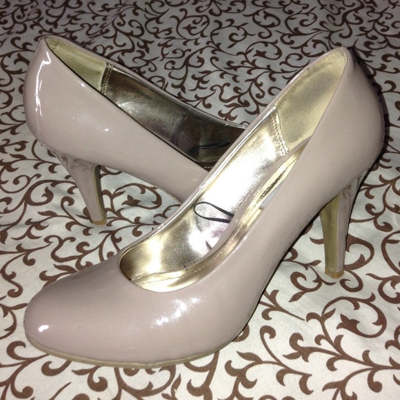 Nude short heels - Picture 2 of 4