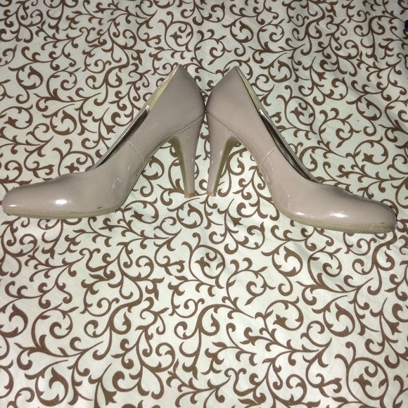 Nude short heels - Picture 3 of 4