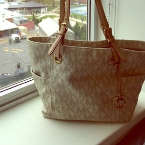 Authentic Michael Kors Tote Bag!