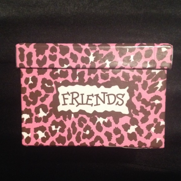 Small 'Friends' pink leopard gift box