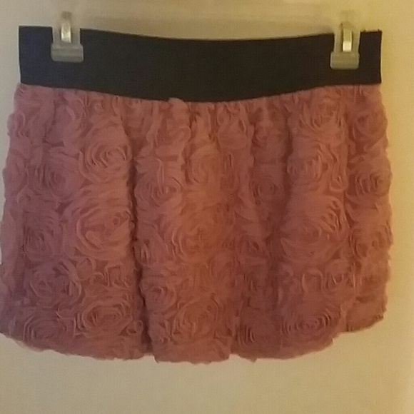 Wet Seal rose plush skirt