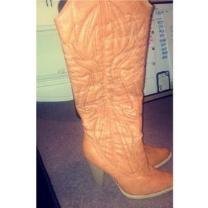 knew high leather cowgirl boots