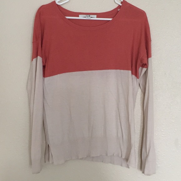 Coral and cream sweater - Picture 2 of 2