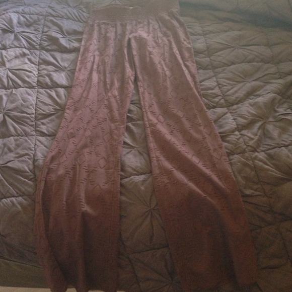 Linen pants and VS dress for misstrishh