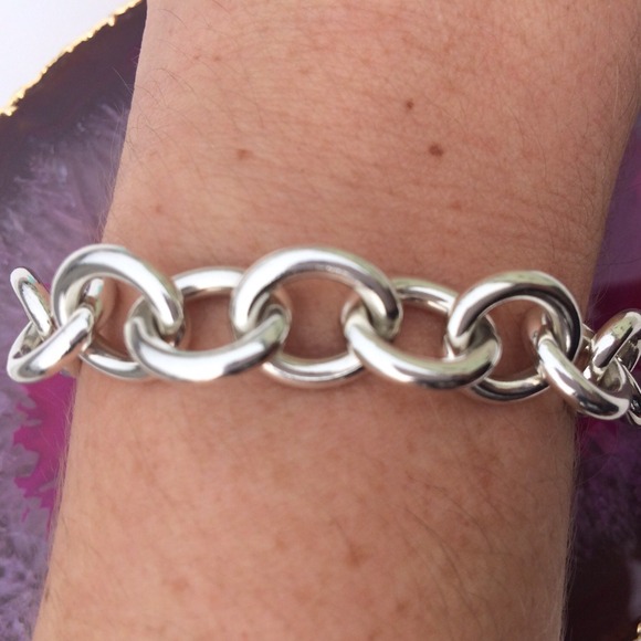 ❌SOLD❌Tiffany & Co. Heart Clasp Link Bracelet - Picture 4 of 4