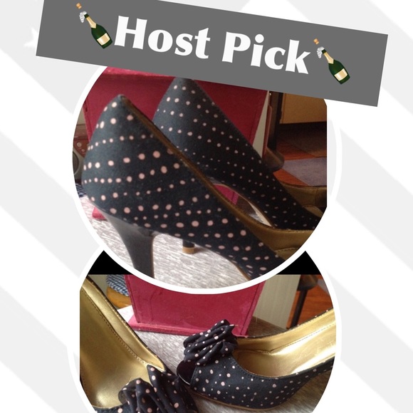 Shoes - ⚓️Navy Peep Toe Polk-a-Dot Pumps⚓️