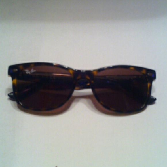 Sunglass
