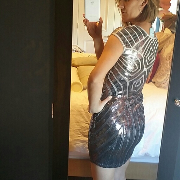 Dress - Picture 3 of 3
