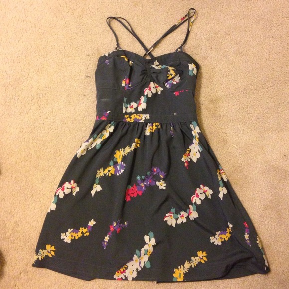 American Eagle Outfitters Dresses & Skirts - Floral Sweetheart Dress 💐