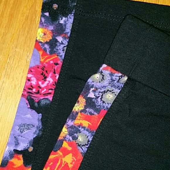 SALE!!! NWT: Bar III Black Leggings - Picture 3 of 3