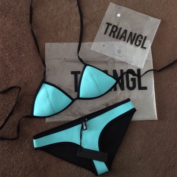 ✨ON SALE, DISCOUNTED SHIPPING✨ Triangl Bikini