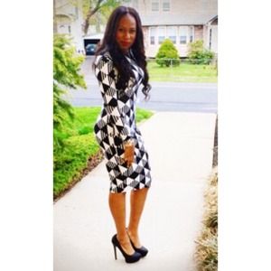 SzUS6 Patterned ASOS Black and White Midi Dress!