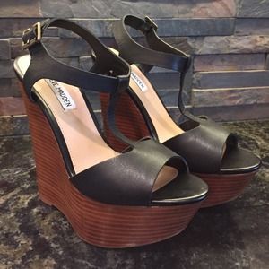 Steve Madden Chayser Wedges in black