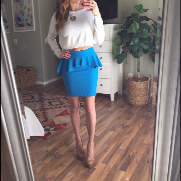 SOLD Blue BEBE Peplum Pencil Skirt S - Picture 4 of 4