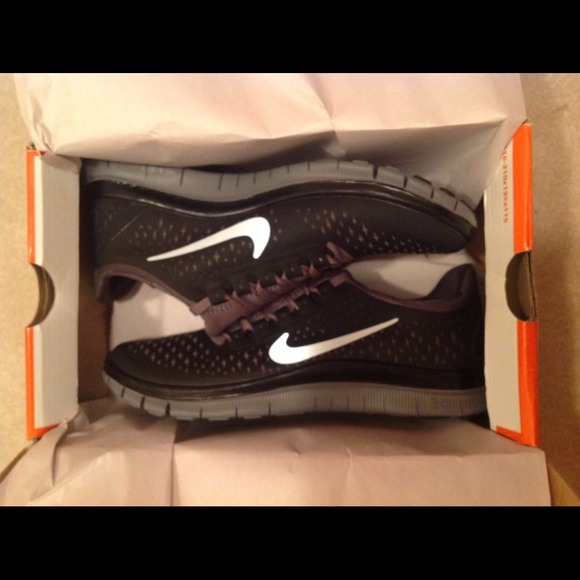 NIB! Men's Nike Free Run 3.0 Blk SZ 8= WMNS 9.5