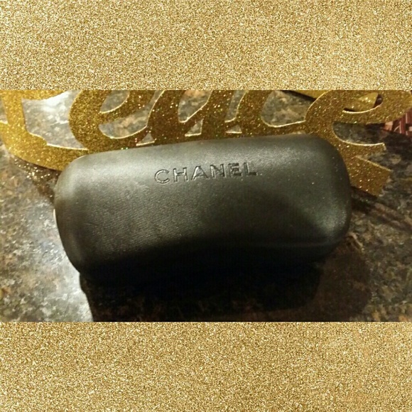 Channel sun glasses case