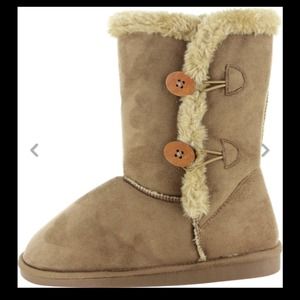 Listing for @bizdelly13 ❤️😘