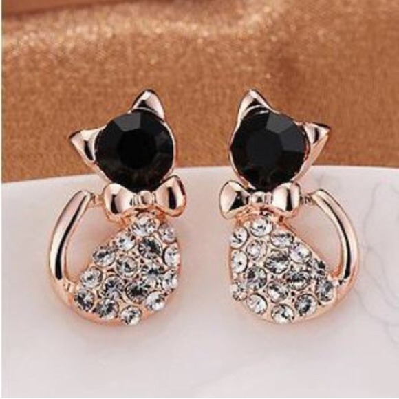 Jewelry - ✨Back in stock!✨ Lovely rhinestone kitten earrings