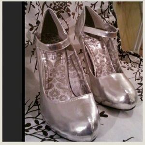 Anne Michelle Silver Mary Jane Pumps
