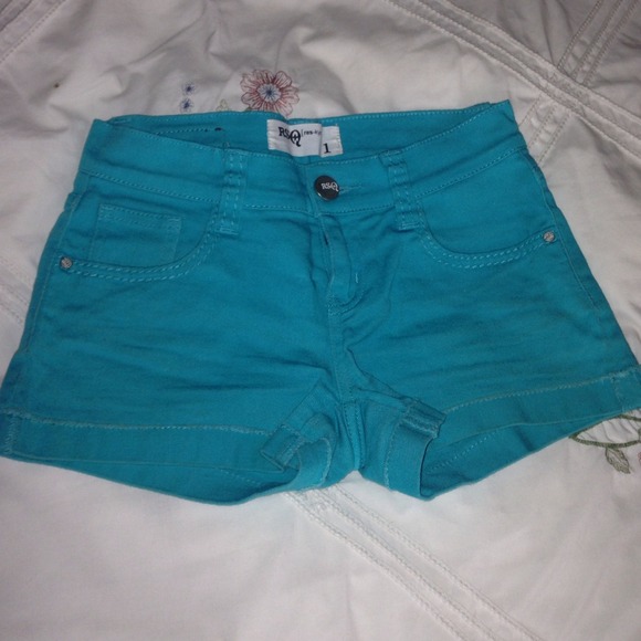 ❌SOLD IN A BUNDLE❌Greenish blue Tilly's shorts
